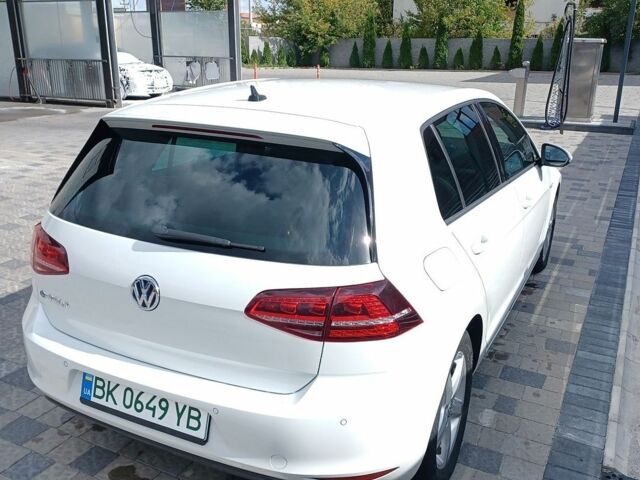 Білий Фольксваген e-Golf, об'ємом двигуна 0 л та пробігом 116 тис. км за 8300 $, фото 6 на Automoto.ua