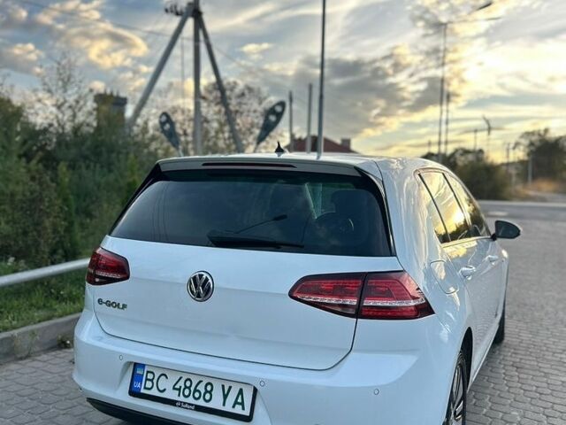 Белый Фольксваген e-Golf, объемом двигателя 0 л и пробегом 156 тыс. км за 8600 $, фото 1 на Automoto.ua