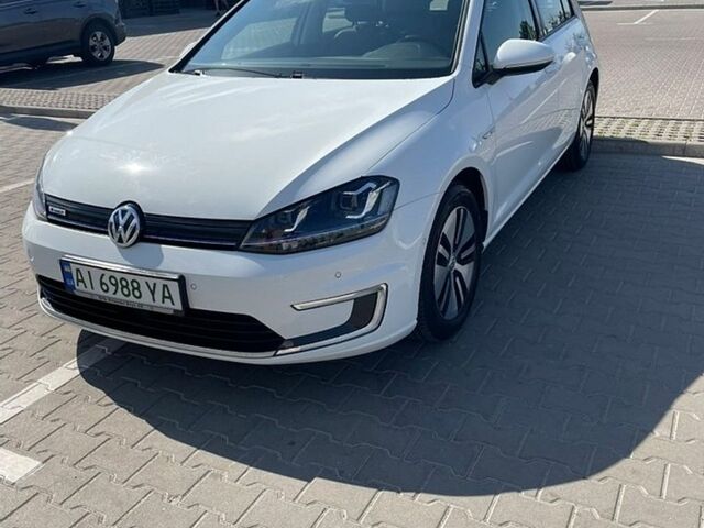 Белый Фольксваген e-Golf, объемом двигателя 0 л и пробегом 132 тыс. км за 7990 $, фото 6 на Automoto.ua