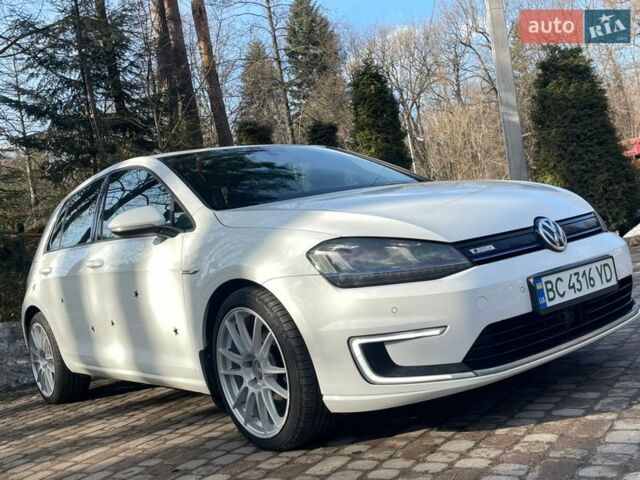 Белый Фольксваген e-Golf, объемом двигателя 0 л и пробегом 110 тыс. км за 8499 $, фото 9 на Automoto.ua