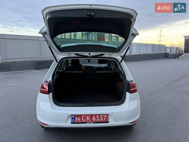 Белый Фольксваген e-Golf, объемом двигателя 0 л и пробегом 85 тыс. км за 8300 $, фото 11 на Automoto.ua