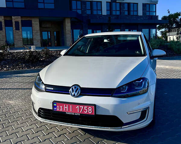 Белый Фольксваген e-Golf, объемом двигателя 0 л и пробегом 109 тыс. км за 7900 $, фото 2 на Automoto.ua