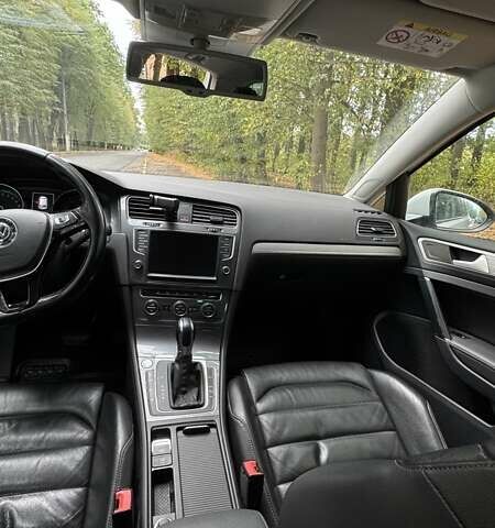 Белый Фольксваген e-Golf, объемом двигателя 0 л и пробегом 148 тыс. км за 8500 $, фото 11 на Automoto.ua