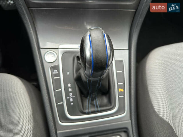 Білий Фольксваген e-Golf, об'ємом двигуна 0 л та пробігом 181 тис. км за 8200 $, фото 14 на Automoto.ua