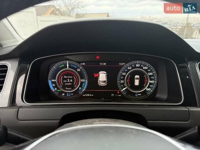 Білий Фольксваген e-Golf, об'ємом двигуна 0 л та пробігом 144 тис. км за 10500 $, фото 15 на Automoto.ua