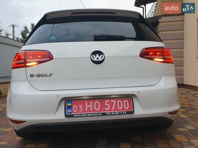Белый Фольксваген e-Golf, объемом двигателя 0 л и пробегом 130 тыс. км за 8999 $, фото 45 на Automoto.ua