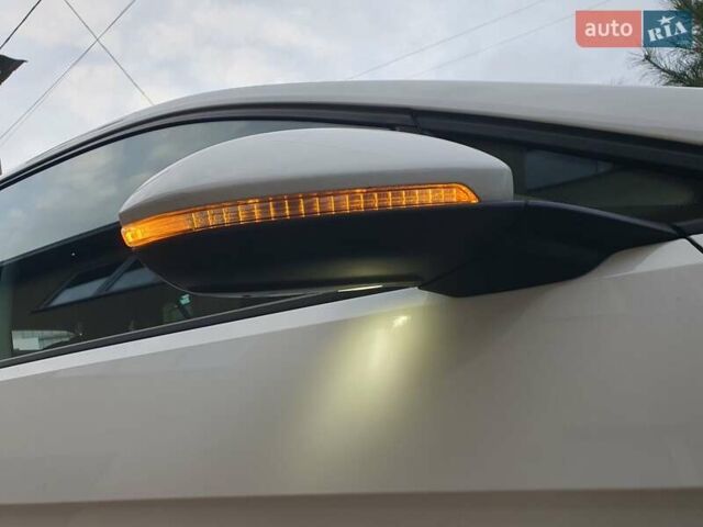 Белый Фольксваген e-Golf, объемом двигателя 0 л и пробегом 130 тыс. км за 8999 $, фото 38 на Automoto.ua