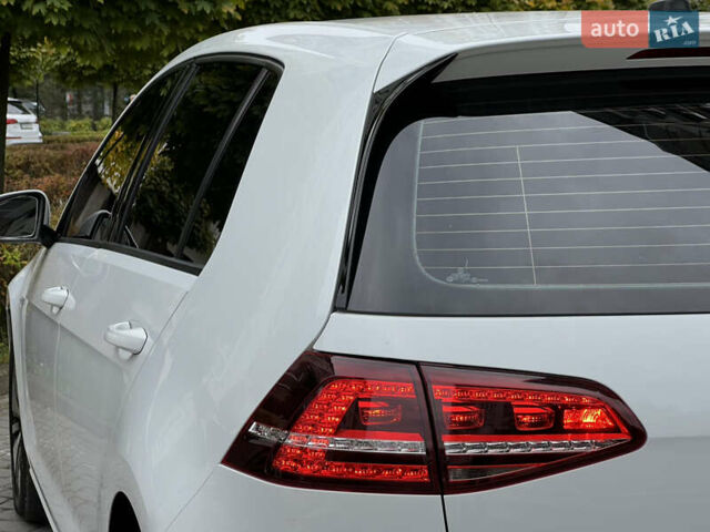 Белый Фольксваген e-Golf, объемом двигателя 0 л и пробегом 142 тыс. км за 7950 $, фото 23 на Automoto.ua