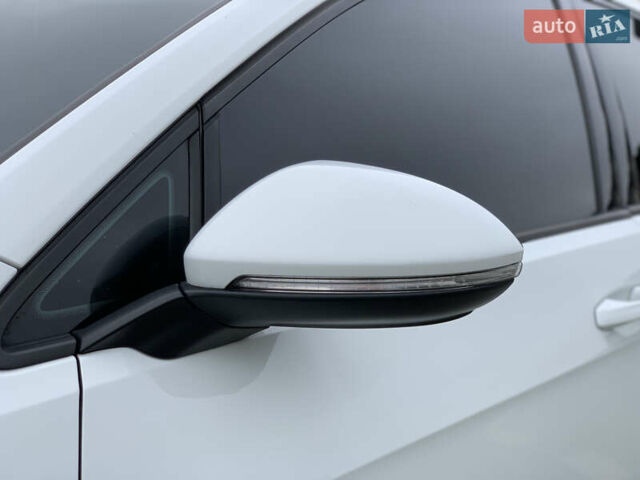 Белый Фольксваген e-Golf, объемом двигателя 0 л и пробегом 142 тыс. км за 8100 $, фото 13 на Automoto.ua