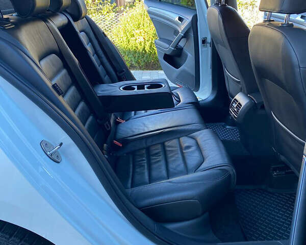 Белый Фольксваген e-Golf, объемом двигателя 0 л и пробегом 118 тыс. км за 9999 $, фото 12 на Automoto.ua