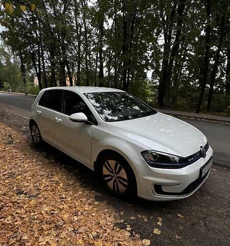 Белый Фольксваген e-Golf, объемом двигателя 0 л и пробегом 148 тыс. км за 8500 $, фото 12 на Automoto.ua