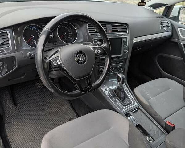 Белый Фольксваген e-Golf, объемом двигателя 0 л и пробегом 128 тыс. км за 9500 $, фото 12 на Automoto.ua