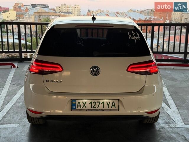 Белый Фольксваген e-Golf, объемом двигателя 0 л и пробегом 147 тыс. км за 9600 $, фото 14 на Automoto.ua