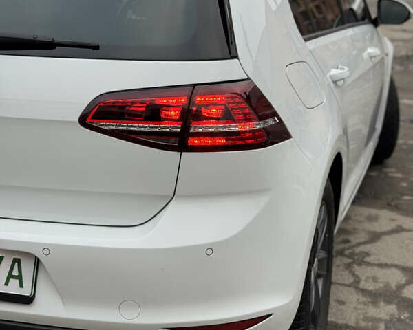 Білий Фольксваген e-Golf, об'ємом двигуна 0 л та пробігом 90 тис. км за 7900 $, фото 18 на Automoto.ua