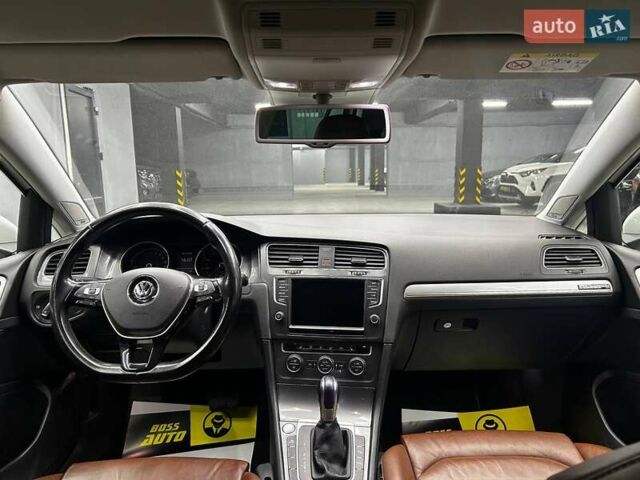 Белый Фольксваген e-Golf, объемом двигателя 0 л и пробегом 103 тыс. км за 11800 $, фото 8 на Automoto.ua