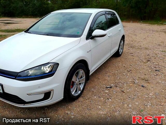 Белый Фольксваген e-Golf, объемом двигателя 0 л и пробегом 92 тыс. км за 9500 $, фото 1 на Automoto.ua