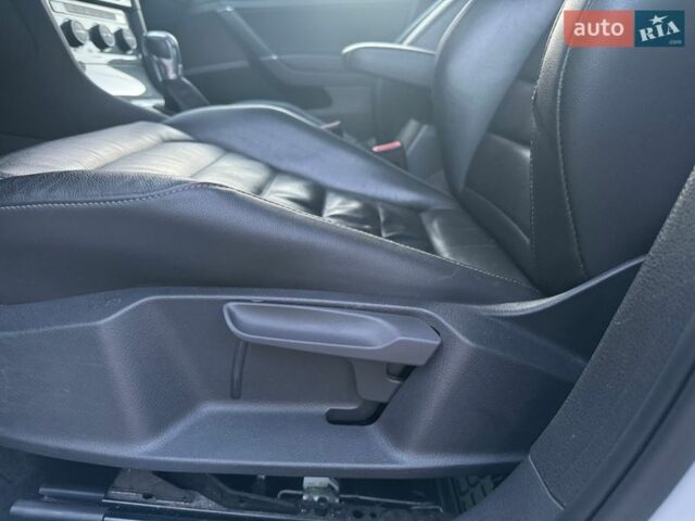 Белый Фольксваген e-Golf, объемом двигателя 0 л и пробегом 101 тыс. км за 9200 $, фото 35 на Automoto.ua