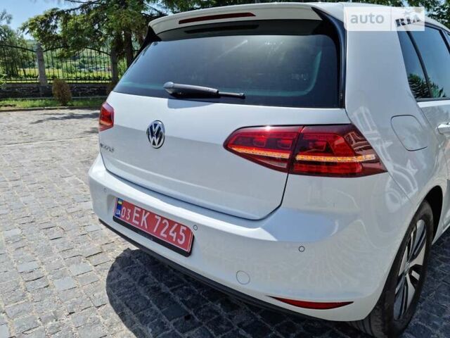 Білий Фольксваген e-Golf, об'ємом двигуна 0 л та пробігом 100 тис. км за 9300 $, фото 16 на Automoto.ua