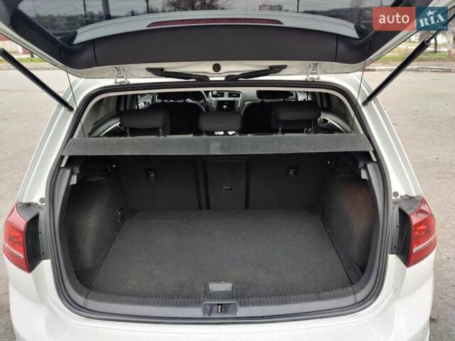 Белый Фольксваген e-Golf, объемом двигателя 0 л и пробегом 144 тыс. км за 8400 $, фото 8 на Automoto.ua