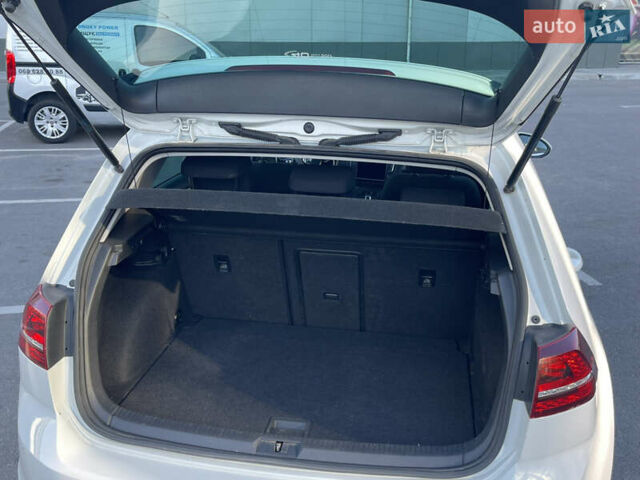 Белый Фольксваген e-Golf, объемом двигателя 0 л и пробегом 202 тыс. км за 8700 $, фото 14 на Automoto.ua