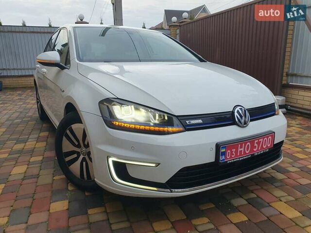 Белый Фольксваген e-Golf, объемом двигателя 0 л и пробегом 130 тыс. км за 8999 $, фото 22 на Automoto.ua