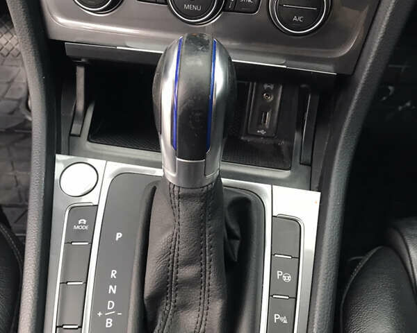 Белый Фольксваген e-Golf, объемом двигателя 0 л и пробегом 116 тыс. км за 8400 $, фото 11 на Automoto.ua