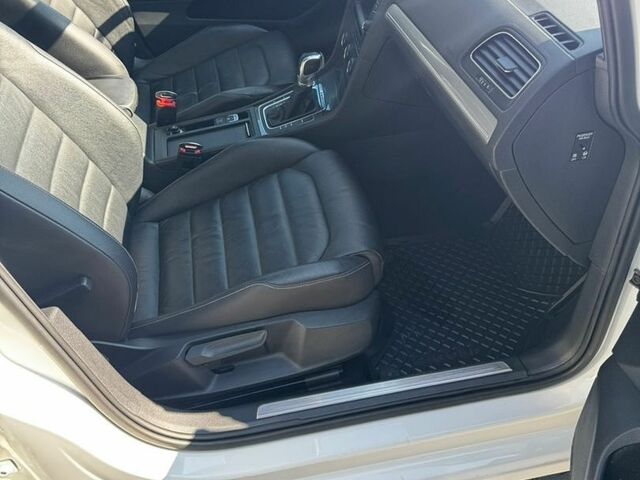 Білий Фольксваген e-Golf, об'ємом двигуна 0 л та пробігом 167 тис. км за 8200 $, фото 16 на Automoto.ua