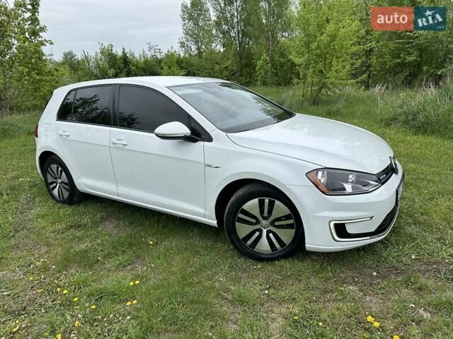 Белый Фольксваген e-Golf, объемом двигателя 0 л и пробегом 68 тыс. км за 8900 $, фото 10 на Automoto.ua