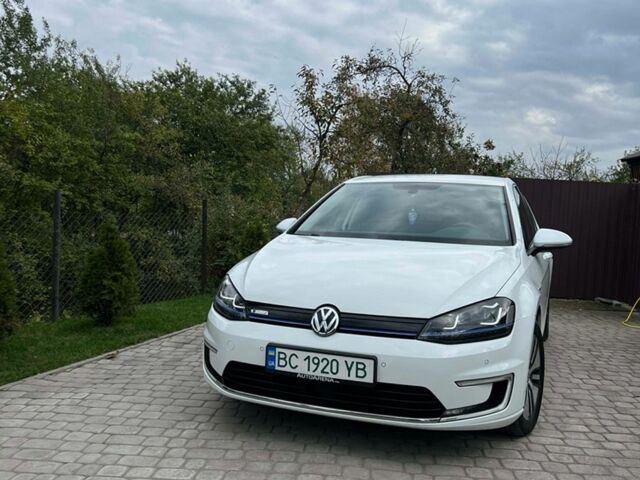 Белый Фольксваген e-Golf, объемом двигателя 0 л и пробегом 88 тыс. км за 10000 $, фото 3 на Automoto.ua