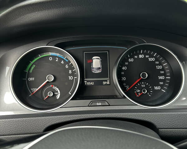 Белый Фольксваген e-Golf, объемом двигателя 0 л и пробегом 115 тыс. км за 9999 $, фото 6 на Automoto.ua