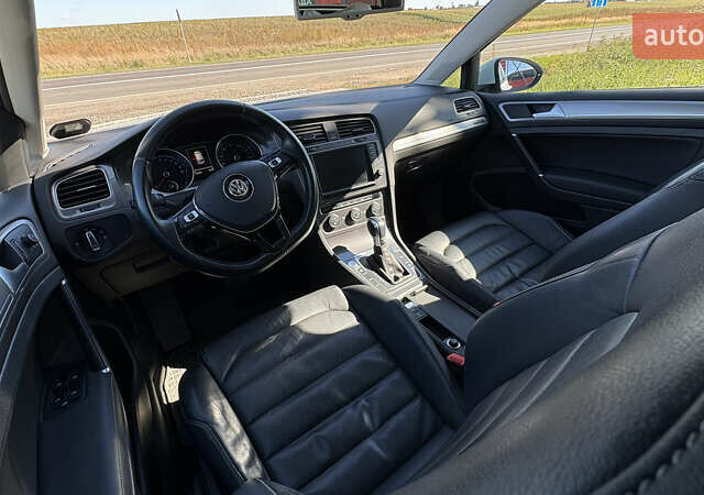 Белый Фольксваген e-Golf, объемом двигателя 0 л и пробегом 124 тыс. км за 8600 $, фото 18 на Automoto.ua