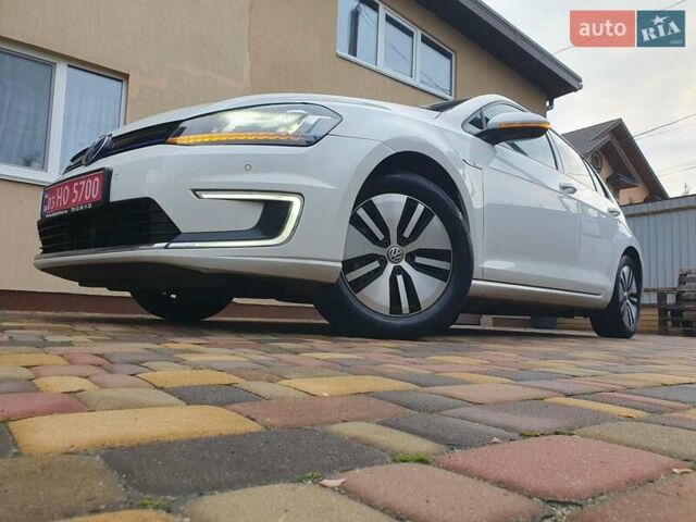 Белый Фольксваген e-Golf, объемом двигателя 0 л и пробегом 130 тыс. км за 8999 $, фото 14 на Automoto.ua