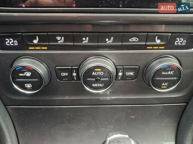 Білий Фольксваген e-Golf, об'ємом двигуна 0 л та пробігом 118 тис. км за 8800 $, фото 18 на Automoto.ua