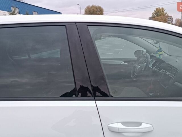 Білий Фольксваген e-Golf, об'ємом двигуна 0 л та пробігом 38 тис. км за 12000 $, фото 15 на Automoto.ua