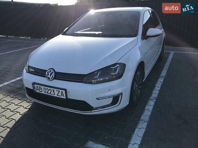 Белый Фольксваген e-Golf, объемом двигателя 0 л и пробегом 136 тыс. км за 9500 $, фото 2 на Automoto.ua