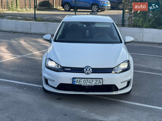 Белый Фольксваген e-Golf, объемом двигателя 0 л и пробегом 202 тыс. км за 8700 $, фото 5 на Automoto.ua