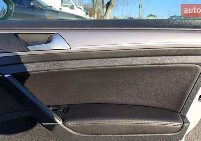 Білий Фольксваген e-Golf, об'ємом двигуна 0 л та пробігом 173 тис. км за 9400 $, фото 39 на Automoto.ua