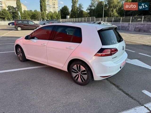 Белый Фольксваген e-Golf, объемом двигателя 0 л и пробегом 133 тыс. км за 9899 $, фото 14 на Automoto.ua