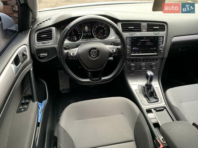 Белый Фольксваген e-Golf, объемом двигателя 0 л и пробегом 142 тыс. км за 8100 $, фото 80 на Automoto.ua