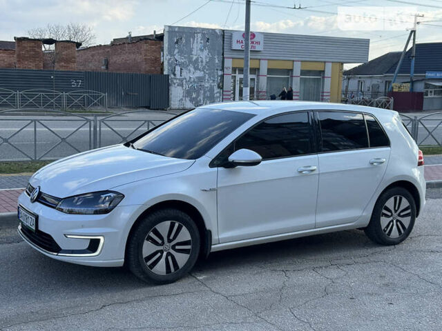 Белый Фольксваген e-Golf, объемом двигателя 0 л и пробегом 106 тыс. км за 11200 $, фото 35 на Automoto.ua