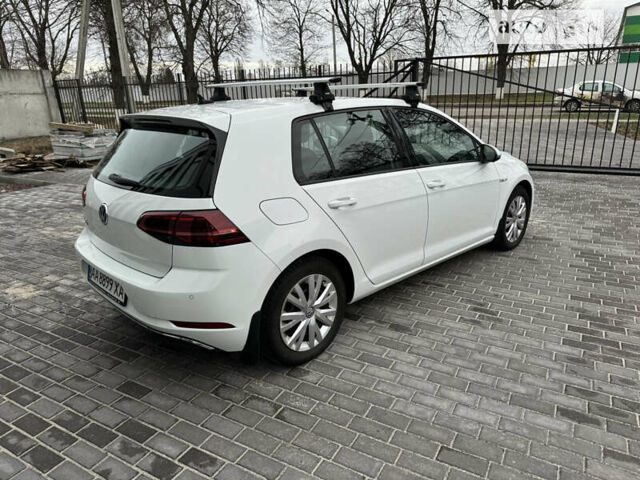 Белый Фольксваген e-Golf, объемом двигателя 0 л и пробегом 130 тыс. км за 10499 $, фото 2 на Automoto.ua