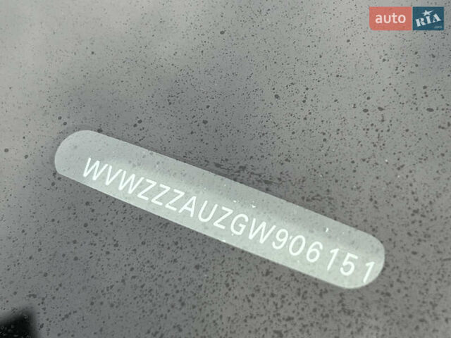 Белый Фольксваген e-Golf, объемом двигателя 0 л и пробегом 142 тыс. км за 7950 $, фото 12 на Automoto.ua