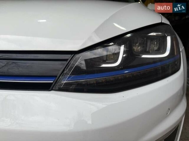 Білий Фольксваген e-Golf, об'ємом двигуна 0 л та пробігом 144 тис. км за 10500 $, фото 8 на Automoto.ua