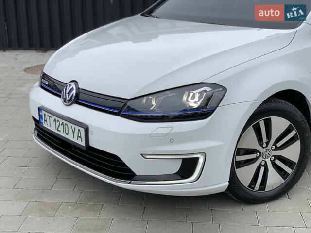 Белый Фольксваген e-Golf, объемом двигателя 0 л и пробегом 142 тыс. км за 8100 $, фото 10 на Automoto.ua