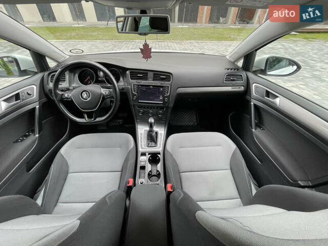 Белый Фольксваген e-Golf, объемом двигателя 0 л и пробегом 91 тыс. км за 8570 $, фото 34 на Automoto.ua