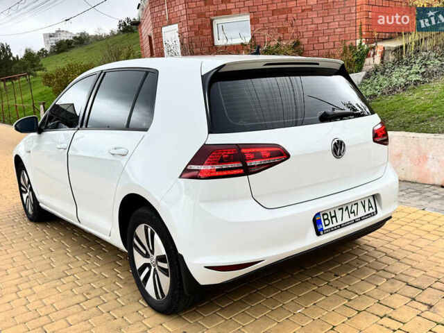 Белый Фольксваген e-Golf, объемом двигателя 0 л и пробегом 195 тыс. км за 8200 $, фото 5 на Automoto.ua