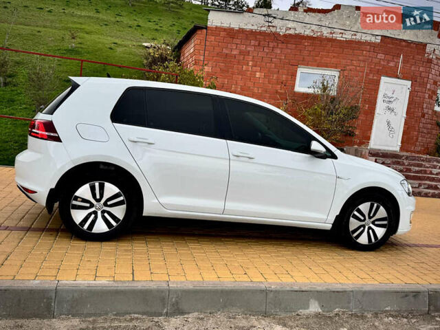 Белый Фольксваген e-Golf, объемом двигателя 0 л и пробегом 195 тыс. км за 8200 $, фото 13 на Automoto.ua