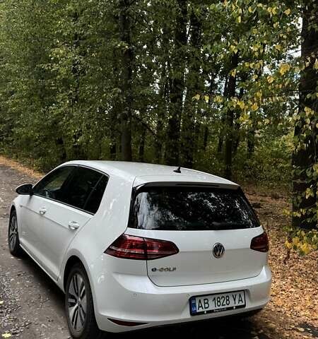 Белый Фольксваген e-Golf, объемом двигателя 0 л и пробегом 148 тыс. км за 8500 $, фото 3 на Automoto.ua