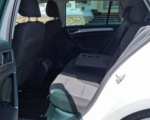 Білий Фольксваген e-Golf, об'ємом двигуна 0 л та пробігом 100 тис. км за 9300 $, фото 14 на Automoto.ua