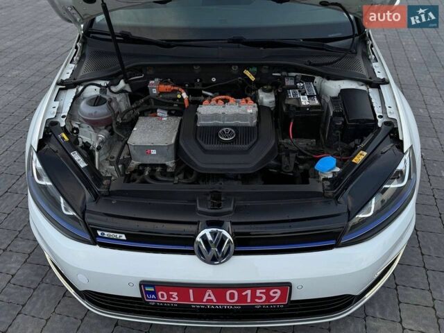 Білий Фольксваген e-Golf, об'ємом двигуна 0 л та пробігом 117 тис. км за 8450 $, фото 19 на Automoto.ua